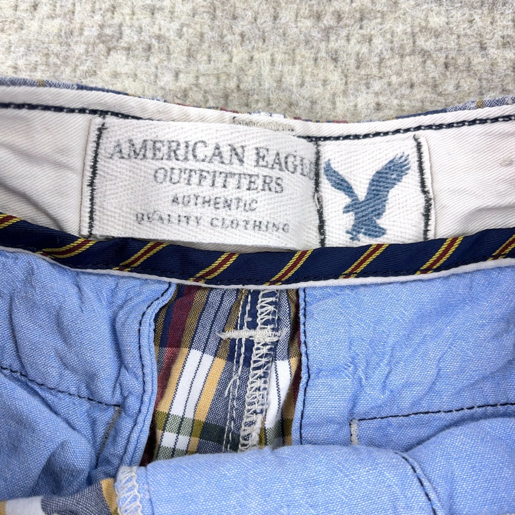 American Eagle Outfitters VINTAGE American Eagle Outfitters Chino Shorts Men 28 Blue Red Plaid Tartan Preppy Jeans? Size US 28 / EU 44 - 4 Thumbnail