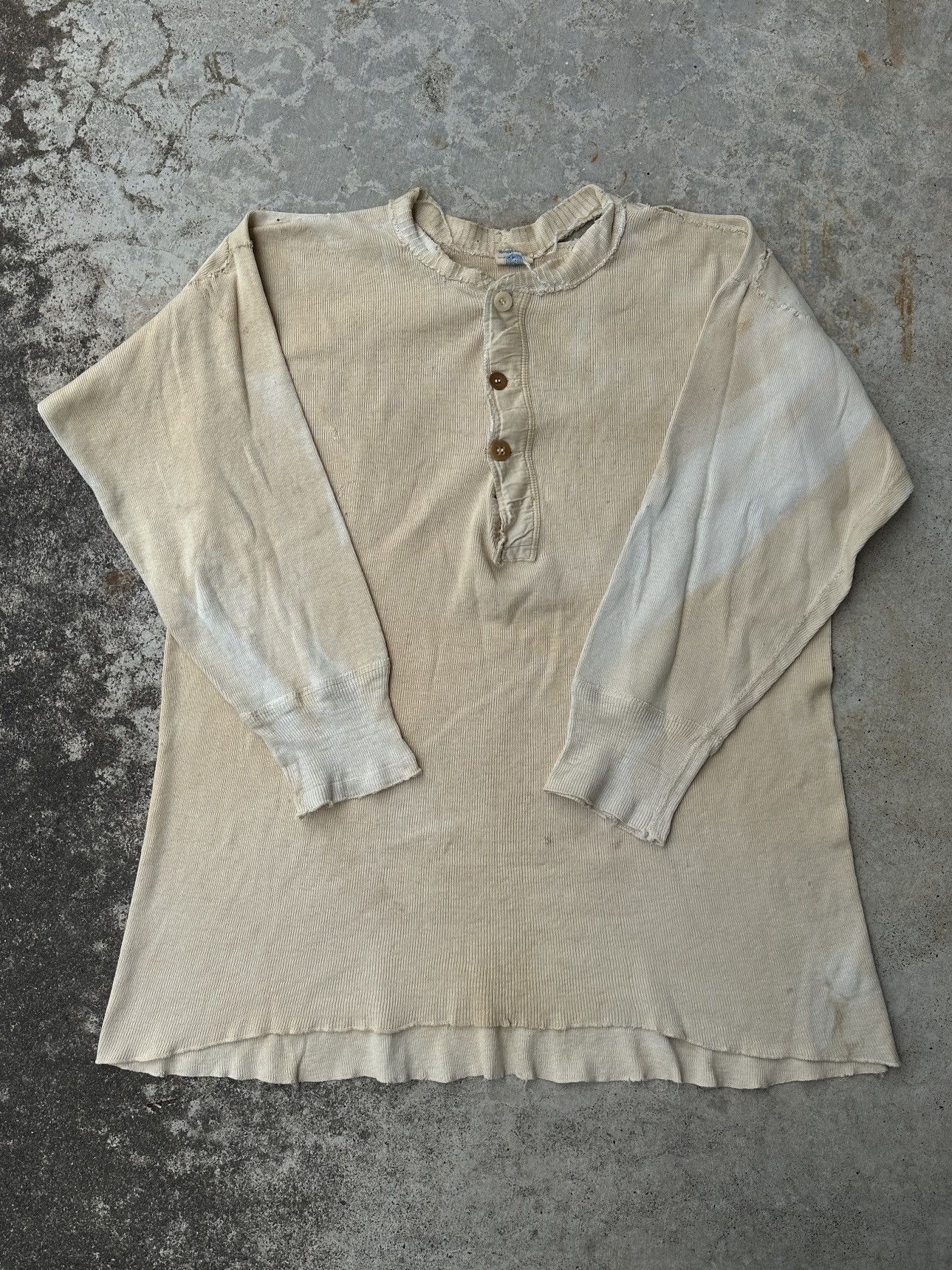 Vintage 50s-60s Sunfade trashed zombie distressed henley cream tee Size US L / EU 52-54 / 3 - 1 Thumbnail