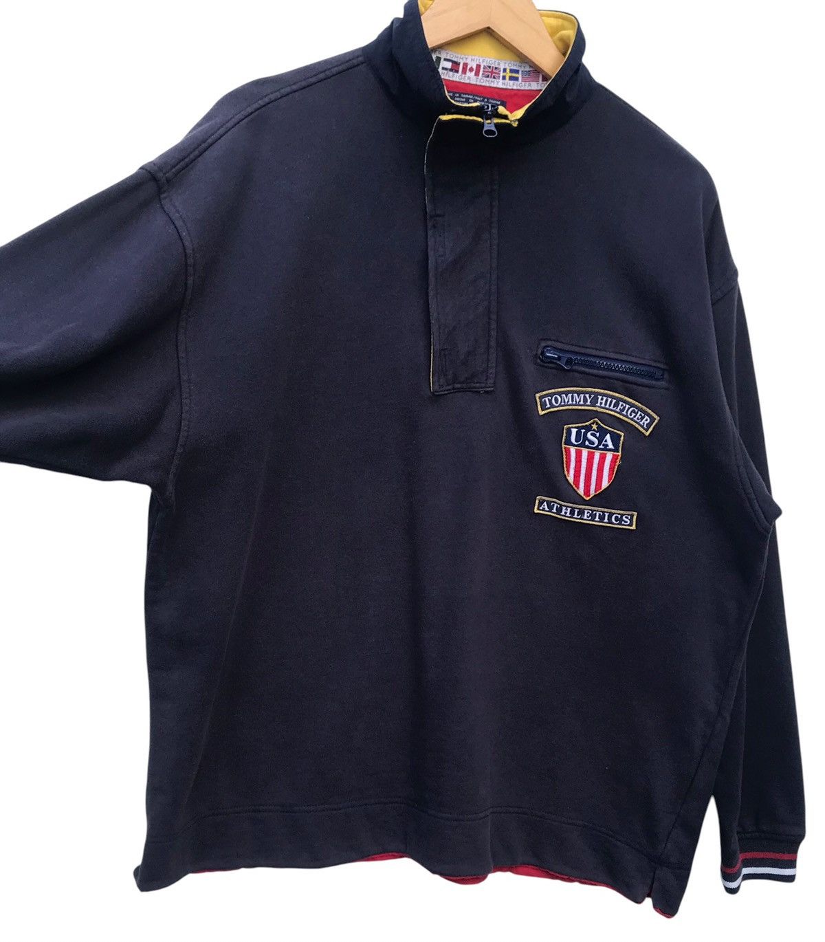 Tommy Hilfiger Vintage Faded Tommy Hilfiger Usa Flag Athletics Sweatshirt Size US L / EU 52-54 / 3 - 4 Thumbnail