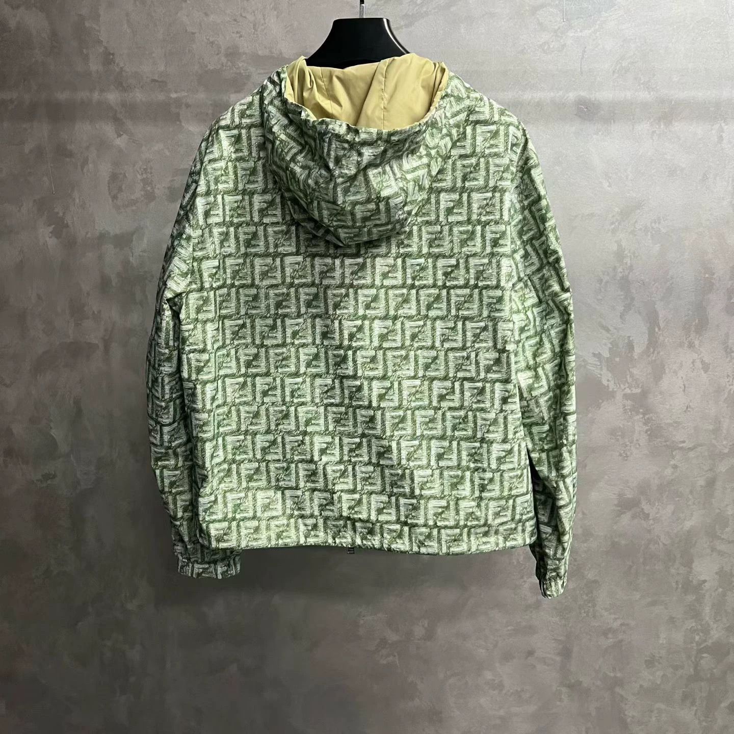 Fendi reversible green printed hooded jacket Size US L / EU 52-54 / 3 - 2 Thumbnail