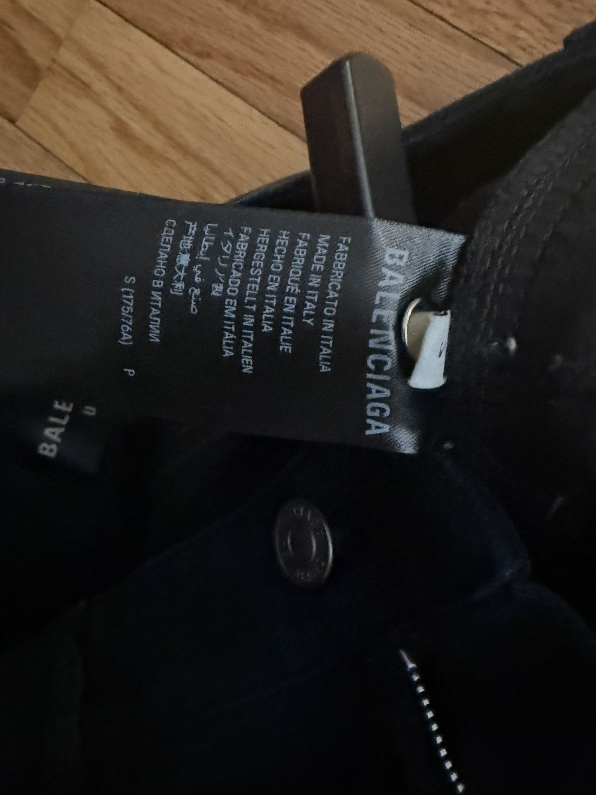 Balenciaga Balenciaga flared denim cargo, zips into shorts Size US 32 / EU 48 - 6 Thumbnail