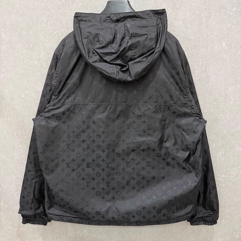 Louis Vuitton Louis Vuitton Black pin full of logo double-sided wear ass Size US L / EU 52-54 / 3 - 2 Thumbnail