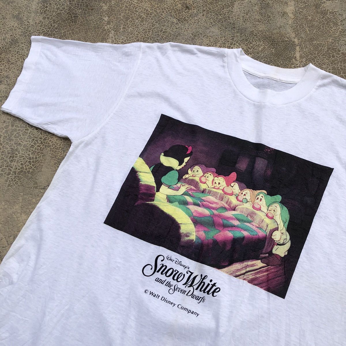 Disney × Japanese Brand × Vintage WALT DISNEY Vintage Snow White and The Seven Dwarfs T-Shirt Size US L / EU 52-54 / 3 - 2 Thumbnail
