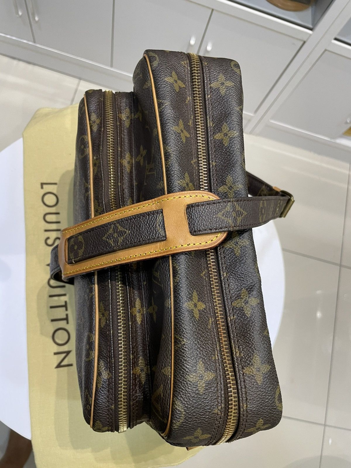 Louis Vuitton AUTHENTIC LOUIS VUITTON MONO NILE PM BAG Size ONE SIZE - 6 Thumbnail