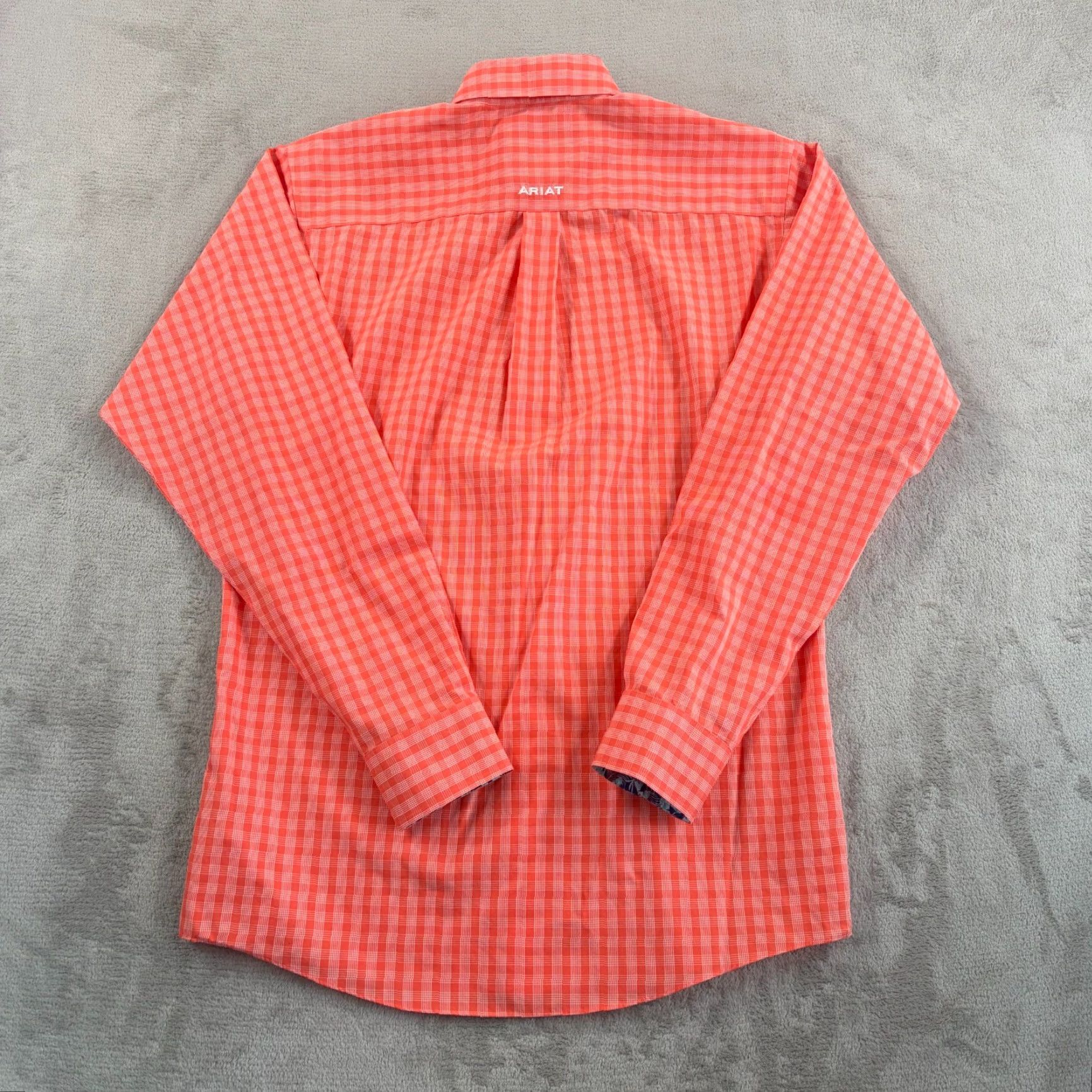 Ariat ARIAT Wrinkle-Free Winston Fitted Shirt Men Medium Flame Coral Plaid Flip Cuffs Size US M / EU 48-50 / 2 - 6 Thumbnail