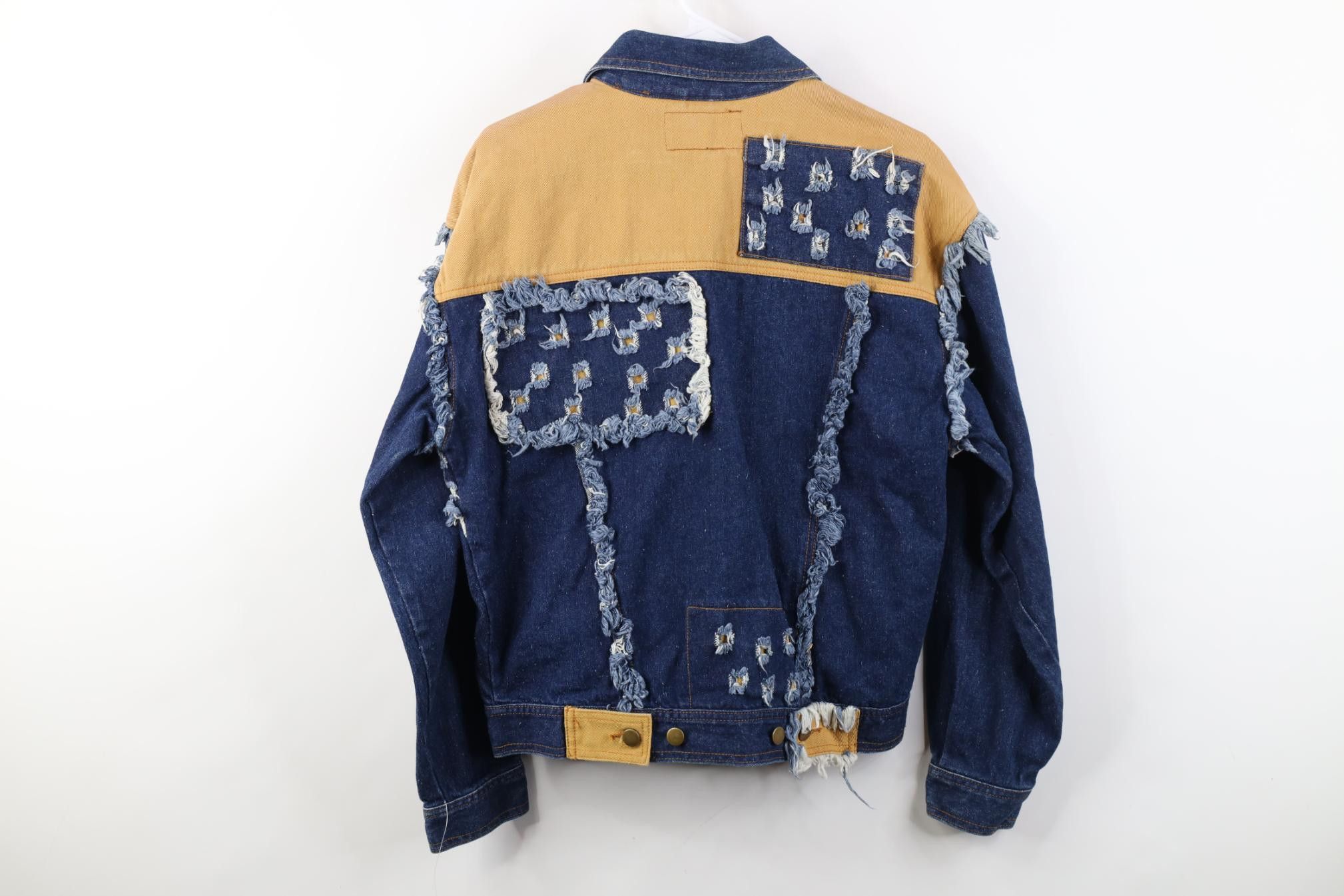 Vintage Deadstock Vintage 90s Streetwear Patch Denim Trucker Jacket Size US S / EU 44-46 / 1 - 15 Thumbnail