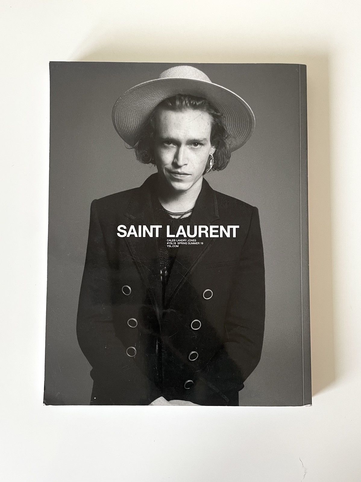 Kris Van Assche × Maison Margiela Replica magazine Belruti By Kris Van Assche ft Margiela Size ONE SIZE - 6 Thumbnail
