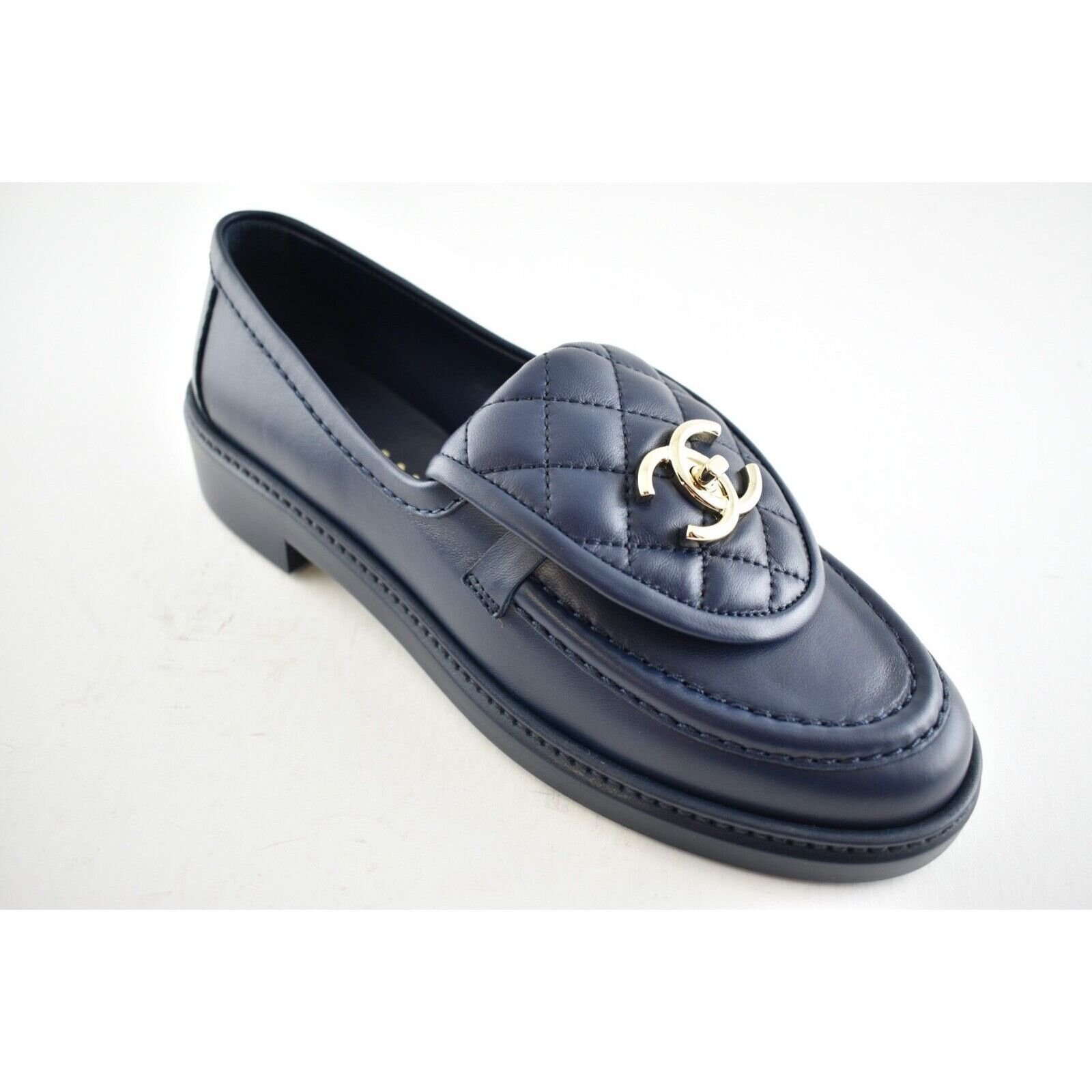 Chanel 21B Quilted Flap Turnlock CC Mule Slip On Flat Loafer 39 Size US 9 / IT 39 - 4 Thumbnail