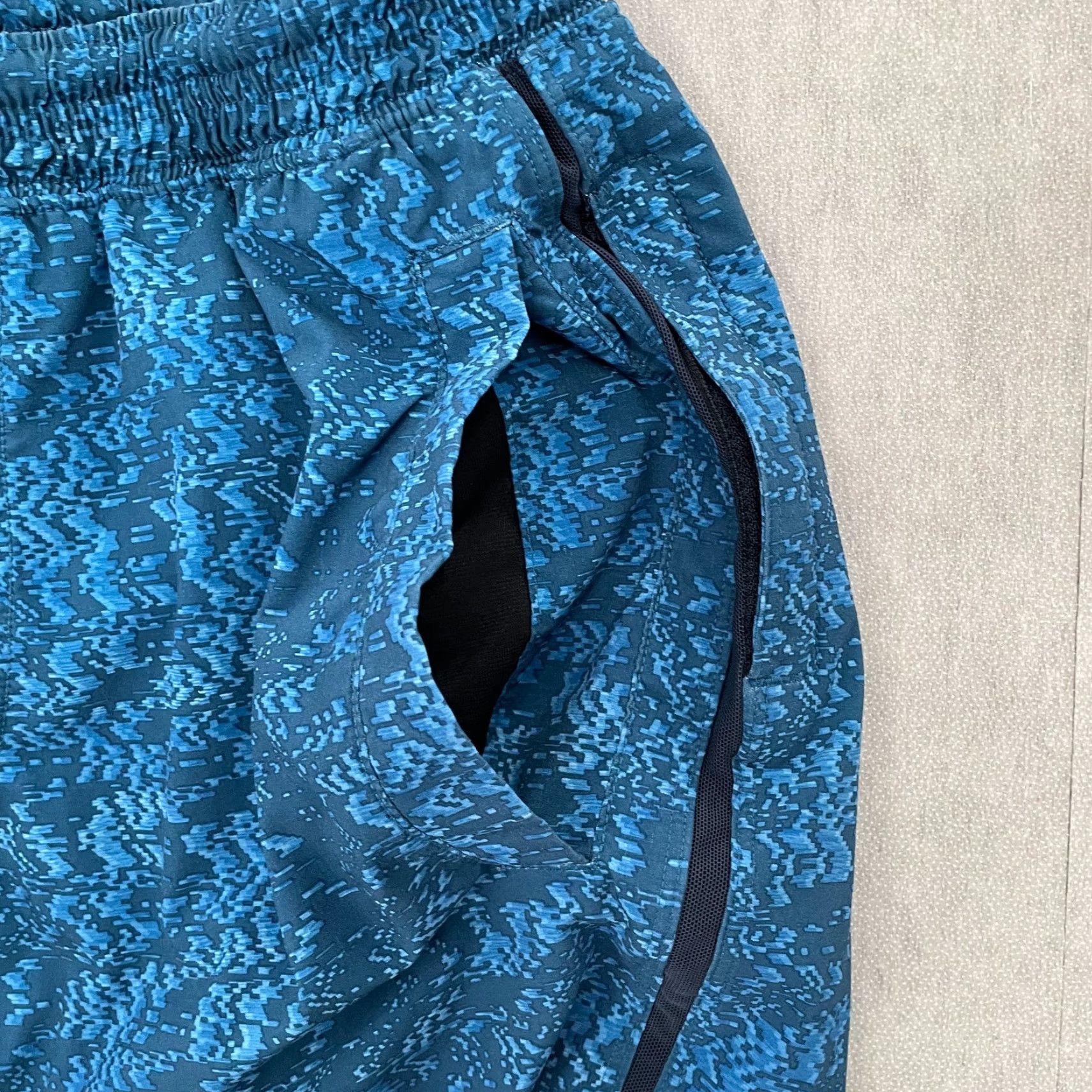 Lululemon Lululemon Pace Breaker Shorts Athletic Drawstring Men M Blue Pace Breaker Activewear Shorts Mens M Blue Size US 31 - 3 Thumbnail