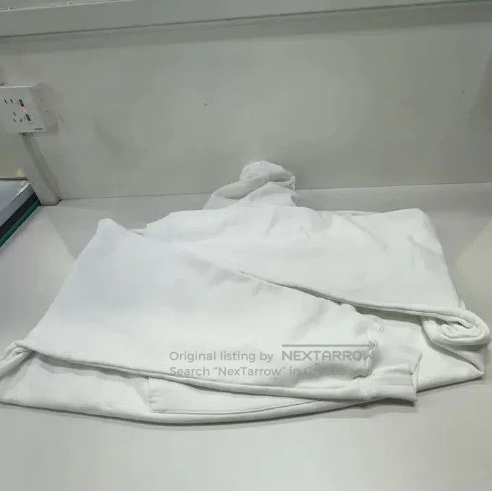 Balenciaga Balenciaga White Long Sleeve Hoodie with Print. Size US S / EU 44-46 / 1 - 8 Thumbnail