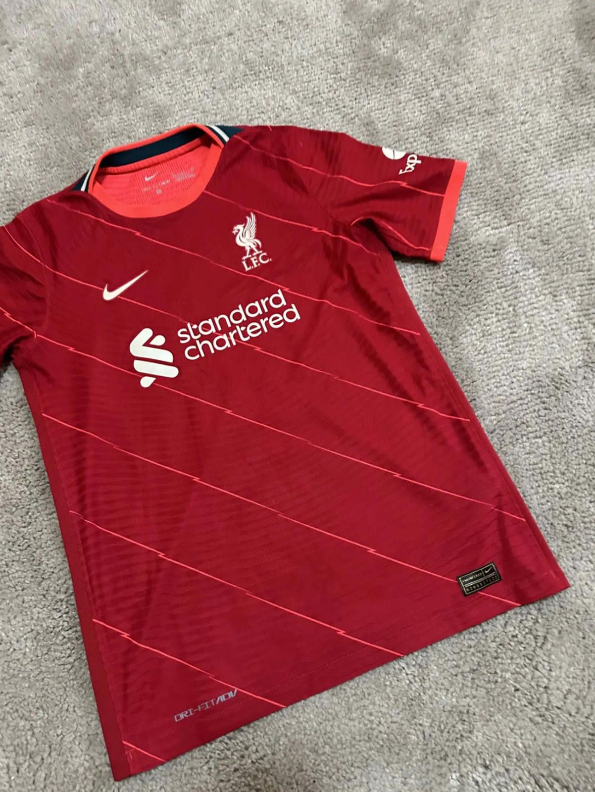 Nike Liverpool FC 2021/22 Boys (XL) Authentic Vapor Match Jersey Size US XS / EU 42 / 0 - 2 Thumbnail