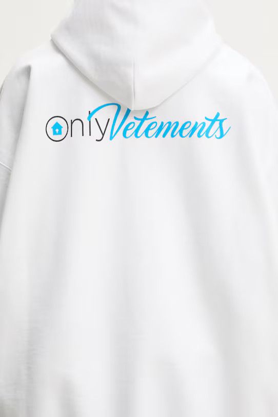 Vetements o1h1sh10525 Oversized Hoodie in White Size US M / EU 48-50 / 2 - 5 Thumbnail