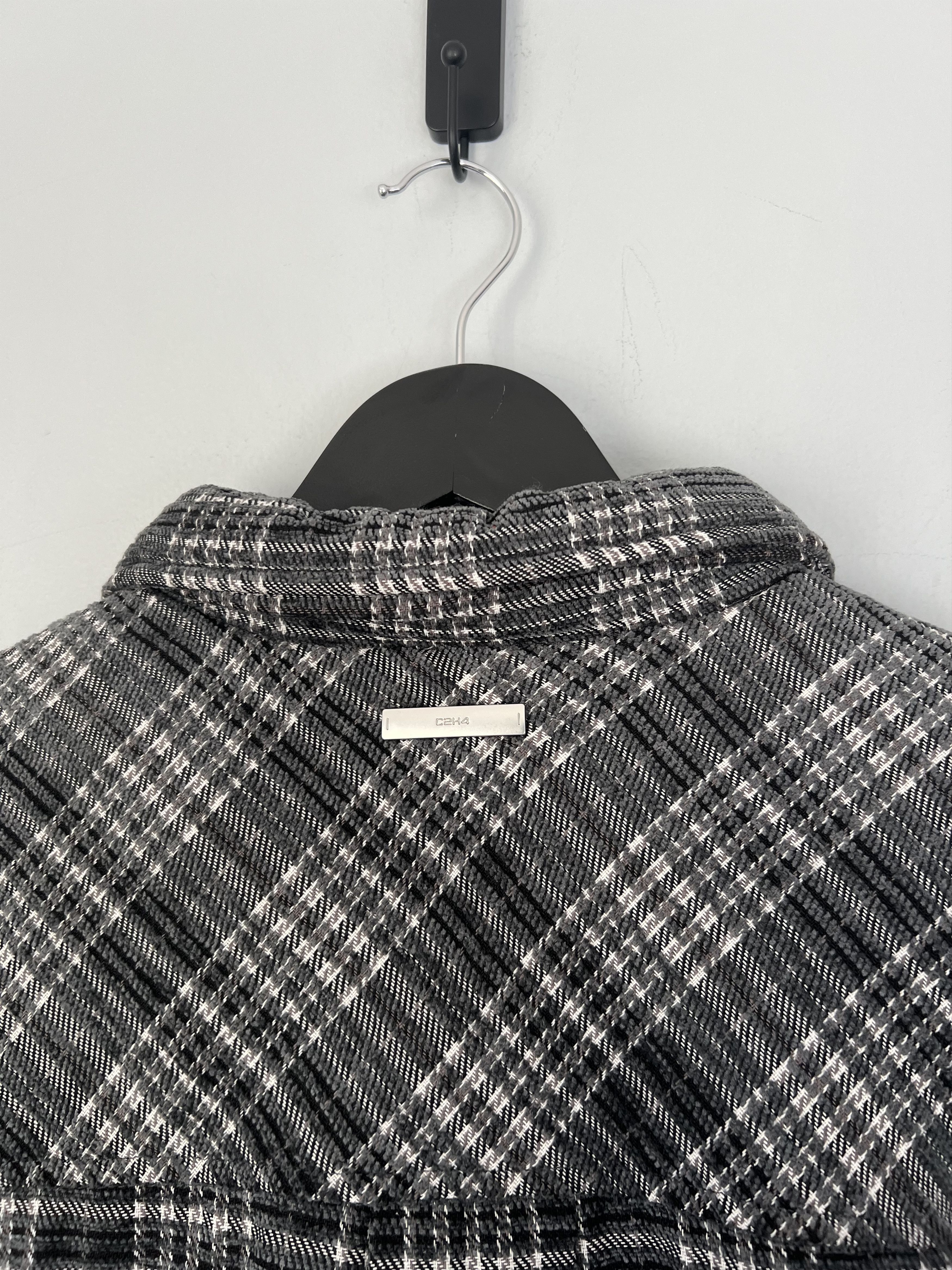 C2H4 C2H4 Gridlines Puffer Shirt in Dark Grey Size US S / EU 44-46 / 1 - 6 Thumbnail