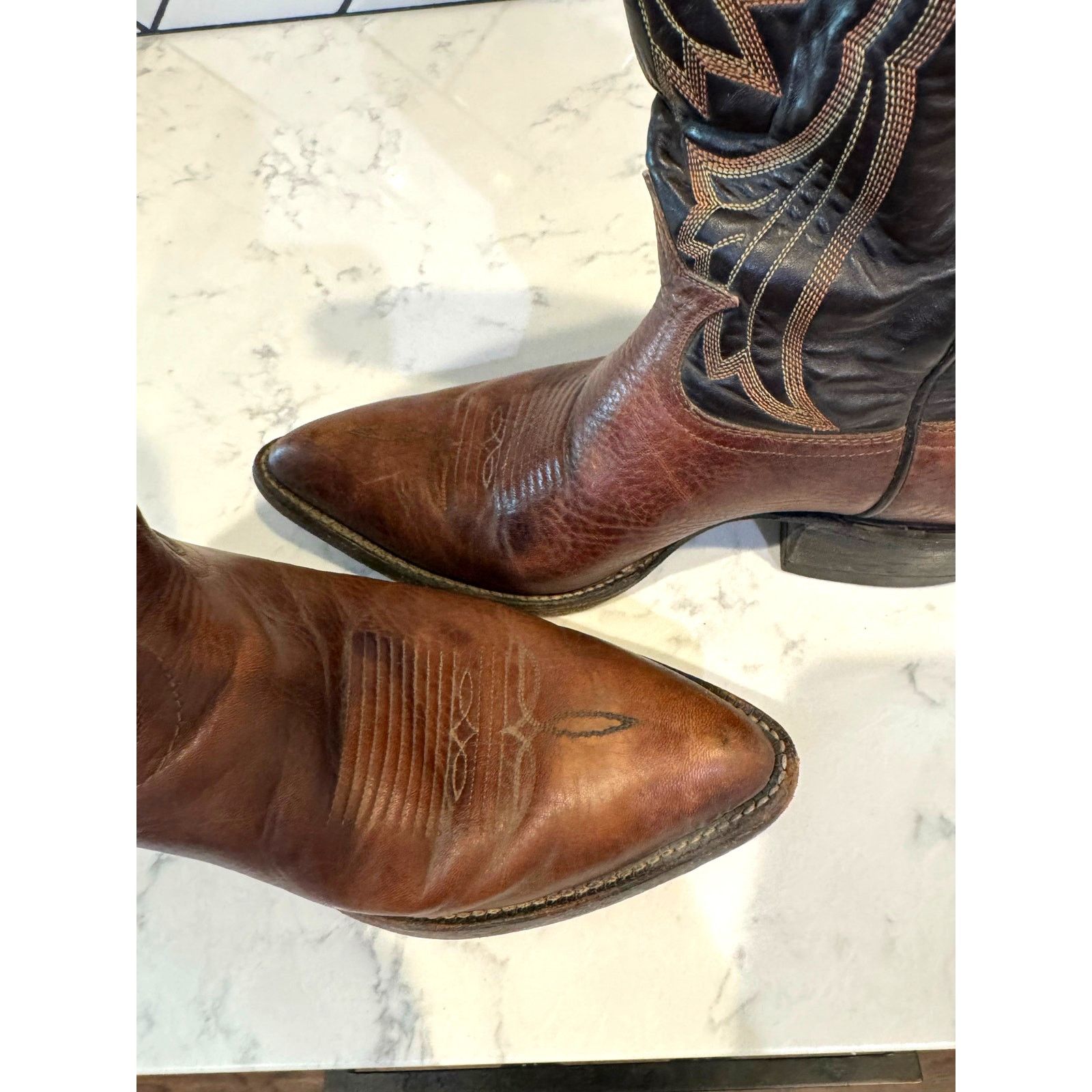 Tony Lama Vintage Tony Lama leather cowboy boots two-toned size 8EE Size US 8 / EU 41 - 7 Thumbnail