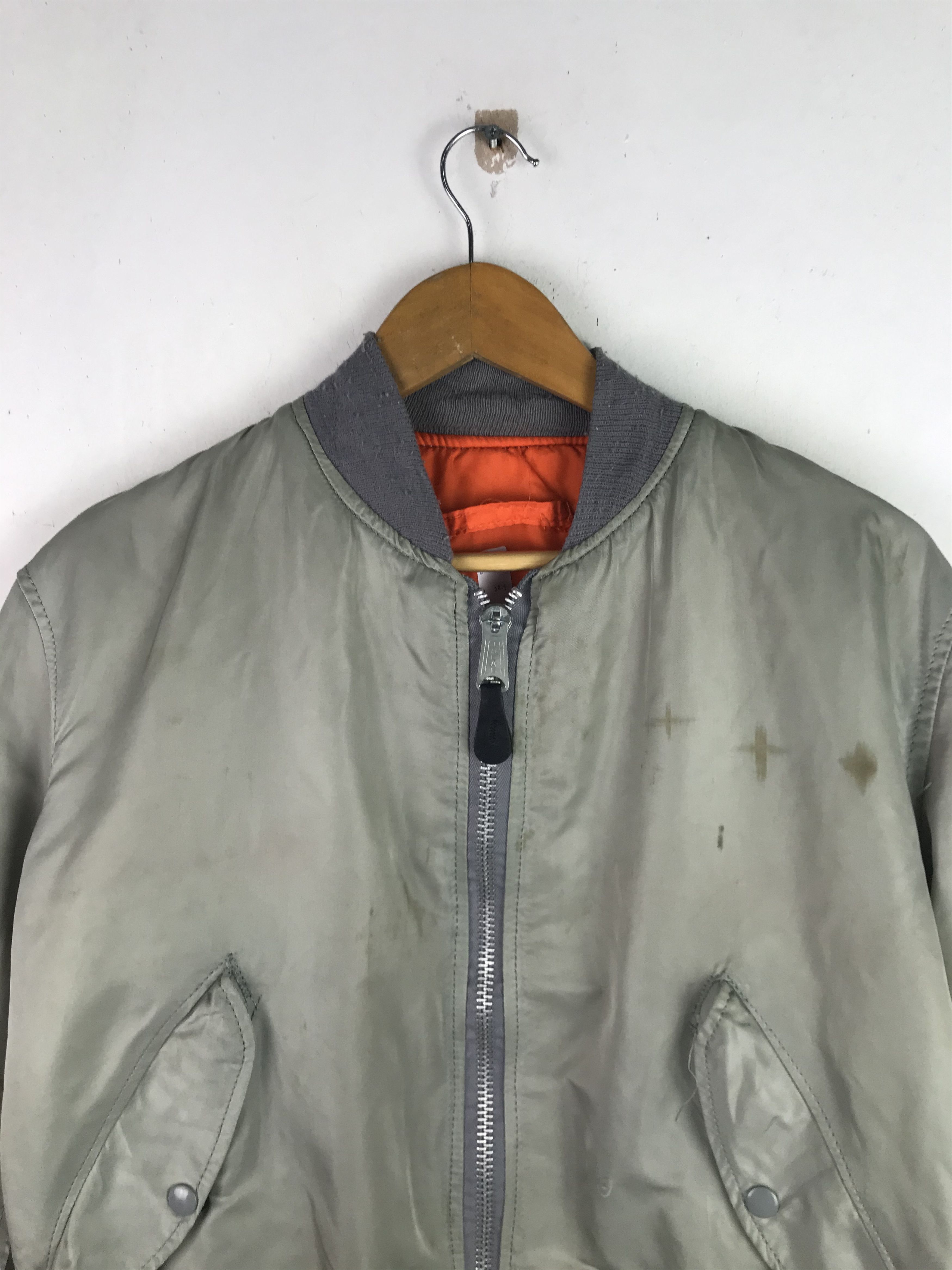 Alpha Industries Alpha Industries Ma-1 Bomber Jacket Distressed Design Size US S / EU 44-46 / 1 - 4 Thumbnail