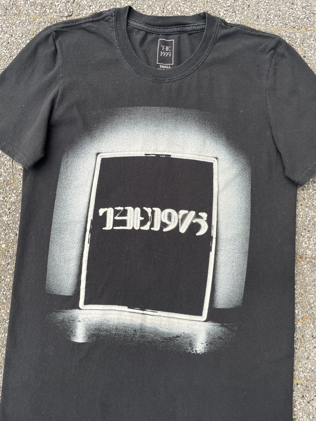 Band Tees × The 1975 × Vintage 🎸 THE 1975 UNITED KINGDOM TOUR 2015 LOVE ME RARE Y2K T SHIRT Size US S / EU 44-46 / 1 - 3 Thumbnail