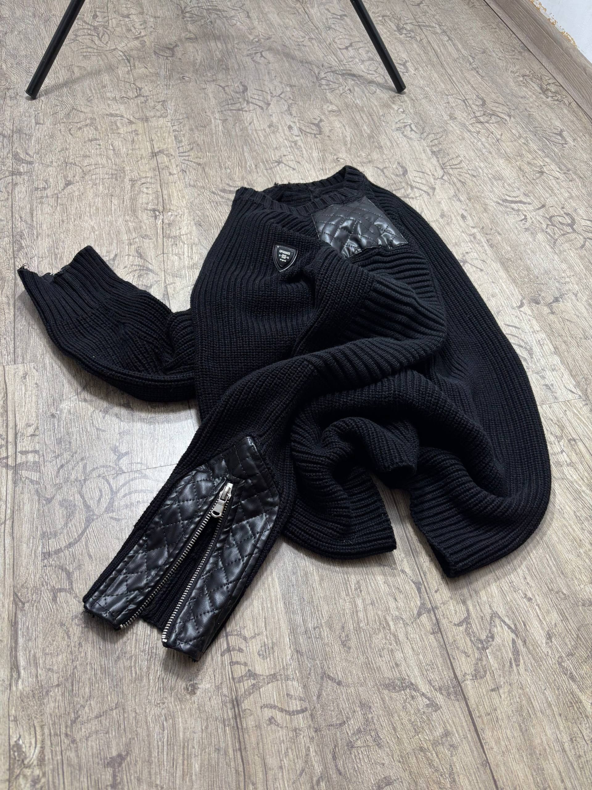 Hysteric Glamour CIPO & BAXX Y2K JUNYA WATANABE BALENCIAGA VIBE CRAZY SWEATER Size US S / EU 44-46 / 1 - 1 Thumbnail
