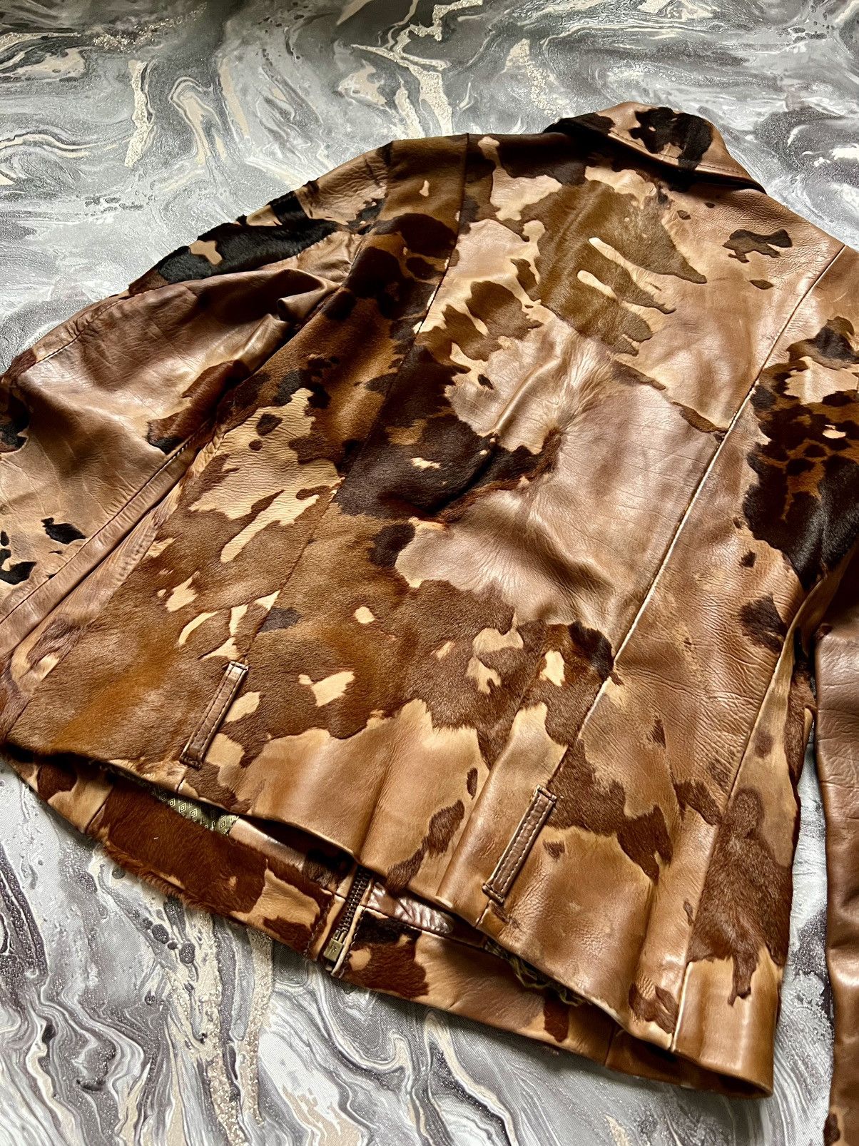 Japanese Brand × Leather × Vintage Vintage cowboy Marlboro classic cow fur leather jacket Size S / US 4 / IT 40 - 4 Thumbnail