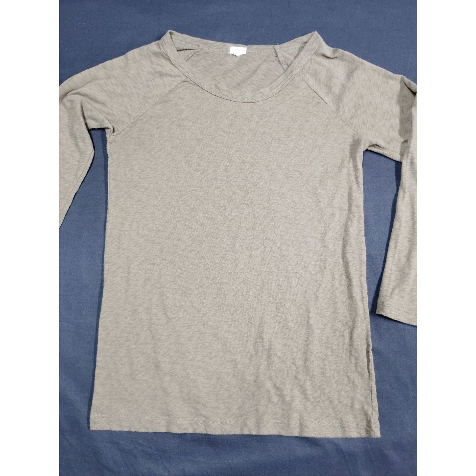 J.Crew J. Crew Women's Long Sleeve Tee in Olive Green Size XS / US 0-2 / IT 36-38 - 1 Thumbnail