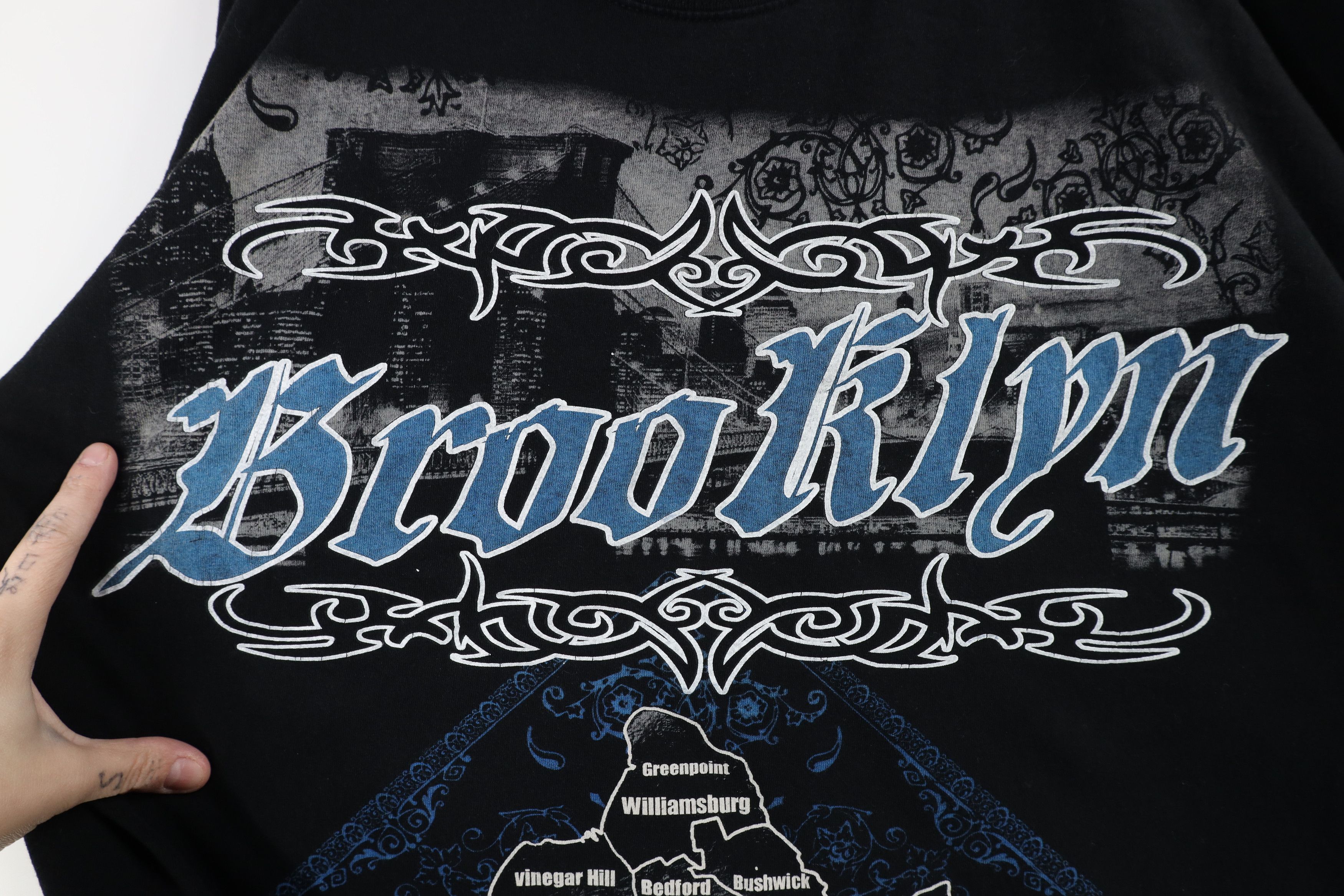 Vintage Vintage Y2K Streetwear Spell Brooklyn Tribal T-Shirt Black Size US XXL / EU 58 / 5 - 4 Thumbnail