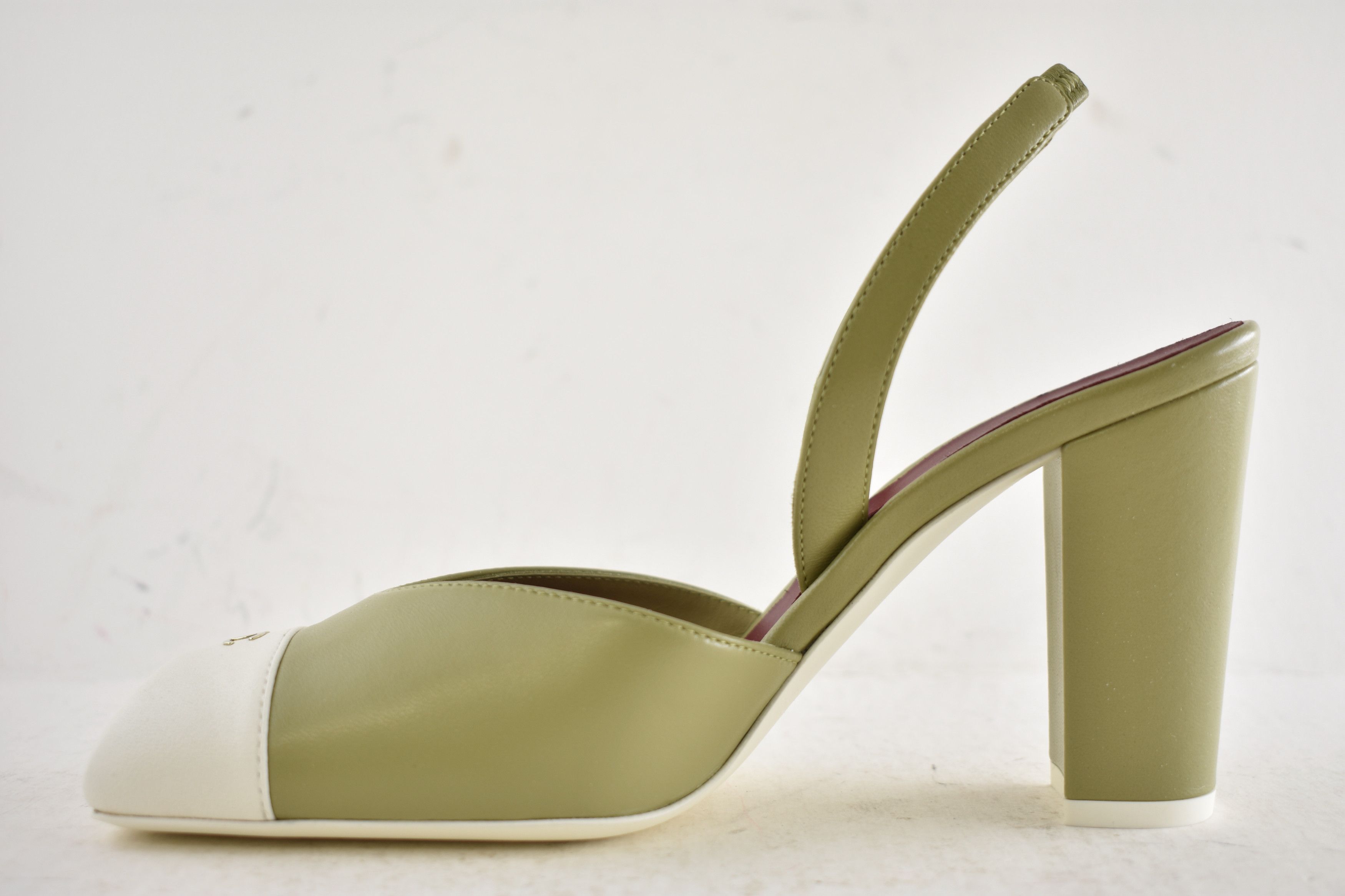 Chanel 26S Blazy Khaki Ivory Square Slingback Block Heel Pump 36.5 Size US 6.5 / IT 36.5 - 13 Thumbnail