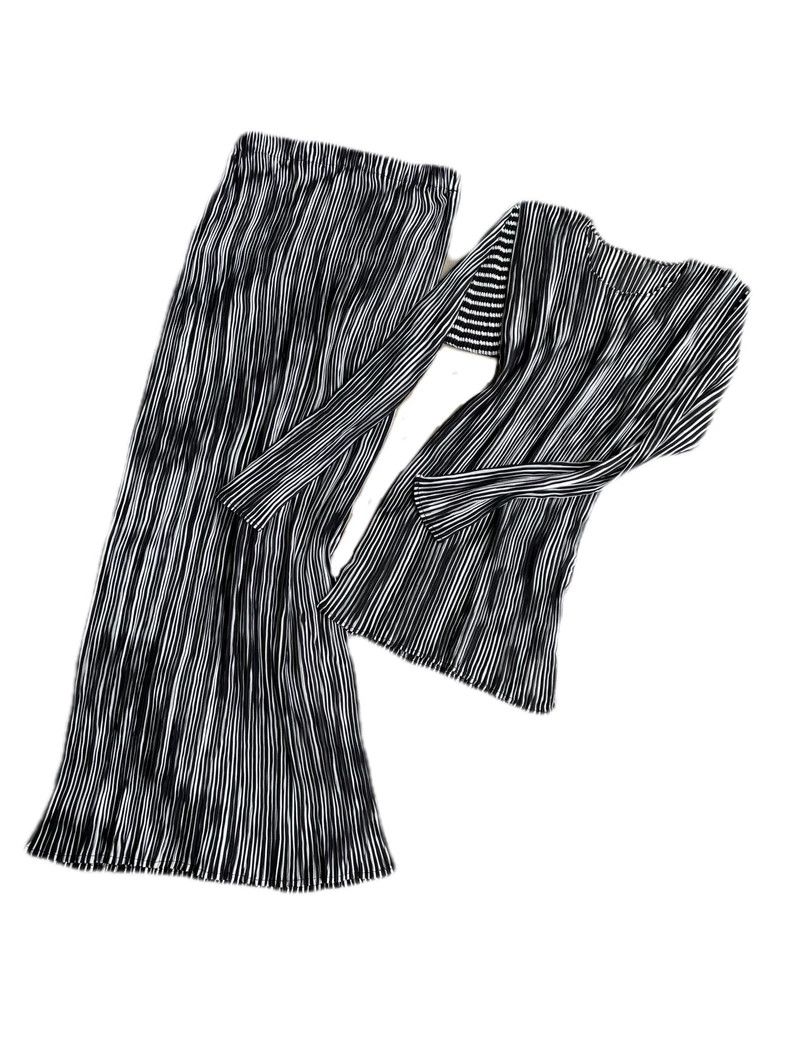 Issey Miyake Issey Miyake Black and grey striped pleated long-sleeved s Size M / US 6-8 / IT 42-44 - 1 Thumbnail
