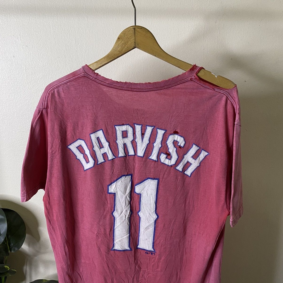 Vintage Y2K Majestic Texas Rangers MLB Darvish Nameset Thrashed Tee Size US L / EU 52-54 / 3 - 2 Thumbnail