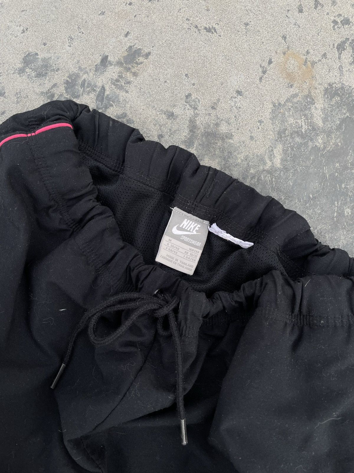 Nike Vintage Nike Y2k Nylon Drill Baggy Pants Sk8 Joggers Size US 31 - 5 Thumbnail