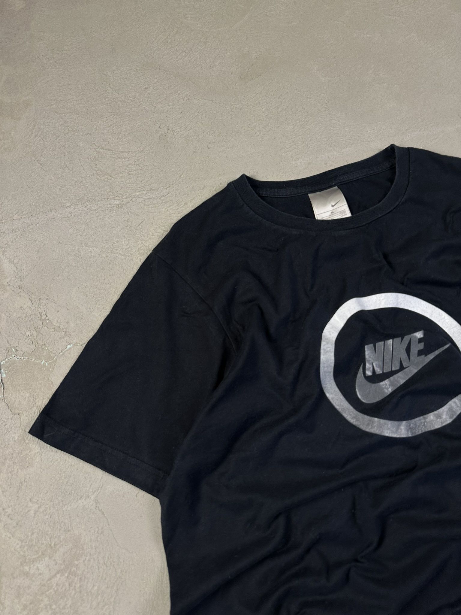 Nike Vintage Y2k Nike Swoosh Circle Logo T-shirt 00s Size US XL / EU 56 / 4 - 6 Thumbnail
