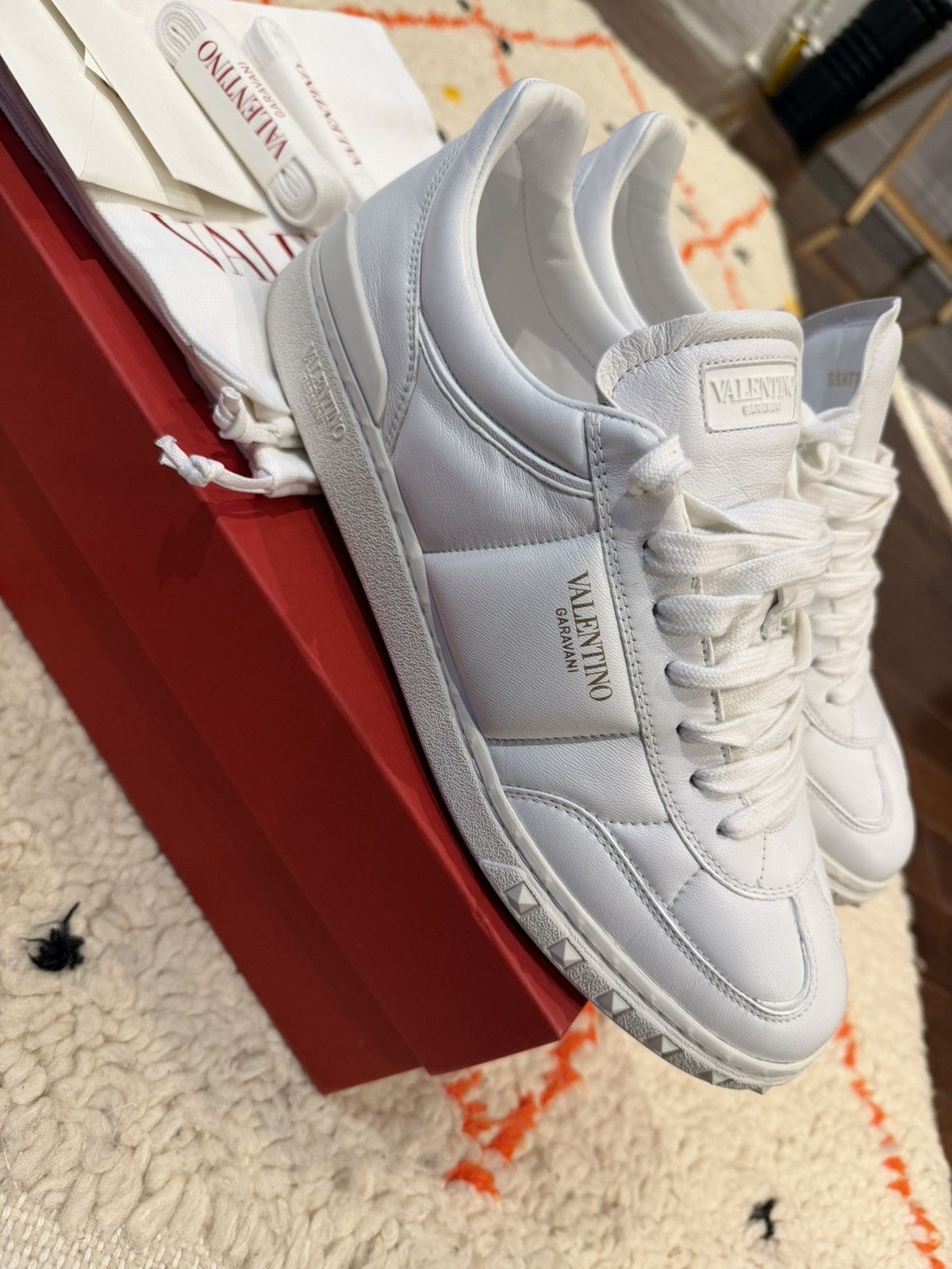 Valentino Valentino Garavani Size US 9.5 / EU 42-43 - 2 Thumbnail