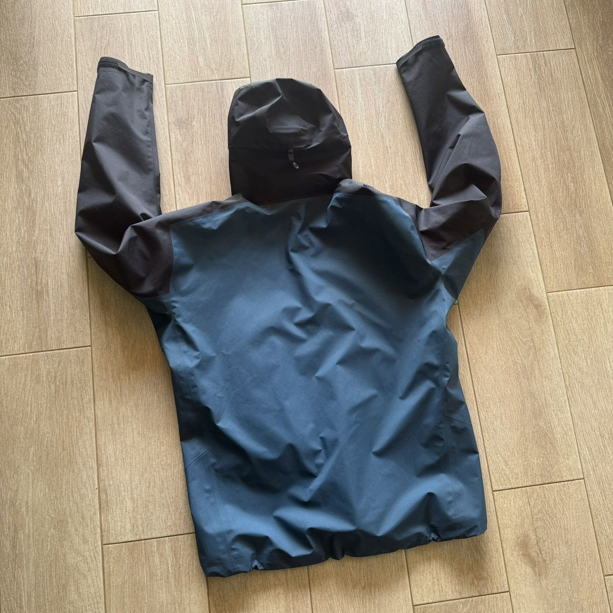 Arc'teryx Arc'teryx Beta Jacket Gore-Tex Mens Size US XL / EU 56 / 4 - 18 Thumbnail