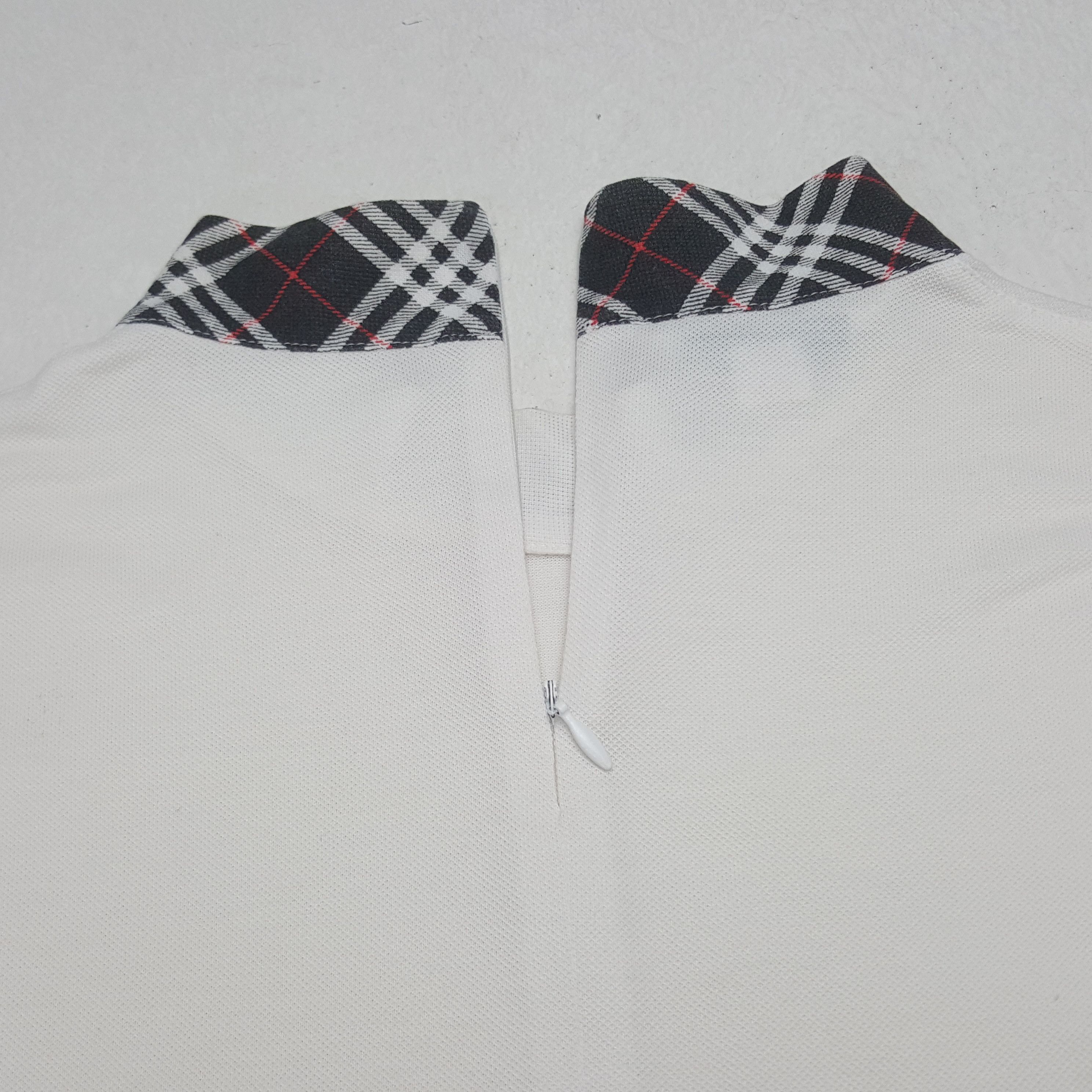Burberry × Vintage Vintage Burberry London Designer Brand Tshirt C285N4 Size US M / EU 48-50 / 2 - 8 Thumbnail