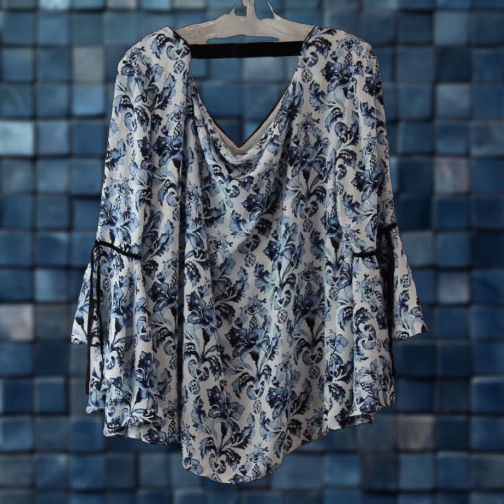 White House Black Market White House Black Market WHBM Blue Floral V-Neck Blouse Women's Size 10 NEW NWT Size L / US 10 / IT 46 - 1 Thumbnail