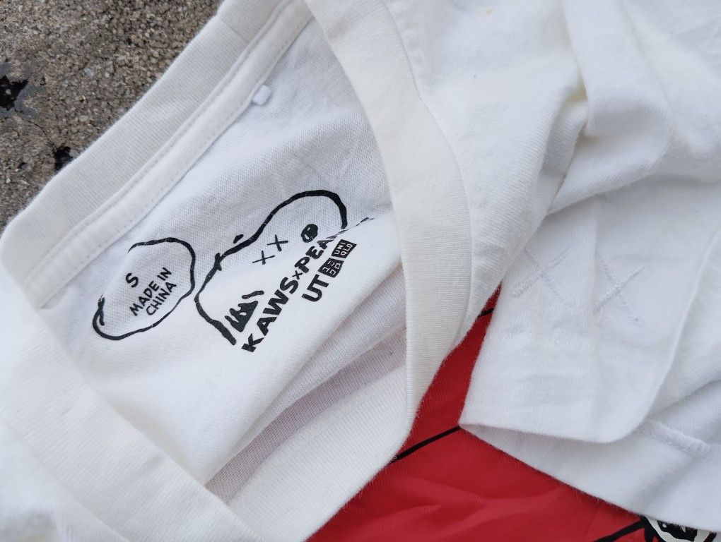 Kaws × Peanuts Kaws x Snoopy Tshirt Collab Cartoon Art 🎨 Size US S / EU 44-46 / 1 - 3 Thumbnail