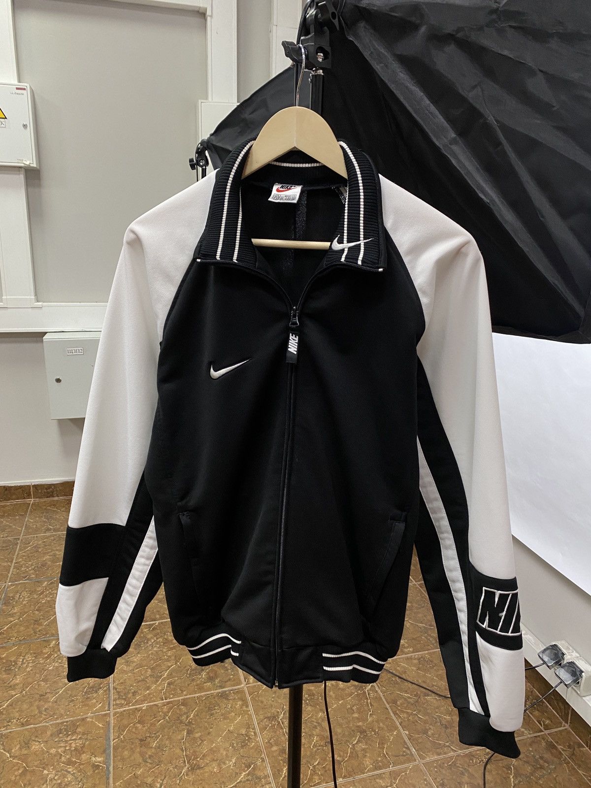 Nike 🇺🇸 Vintage 90s Nike Zip Hoodie Rare Retro Hype Y2K Size US S / EU 44-46 / 1 - 1 Thumbnail