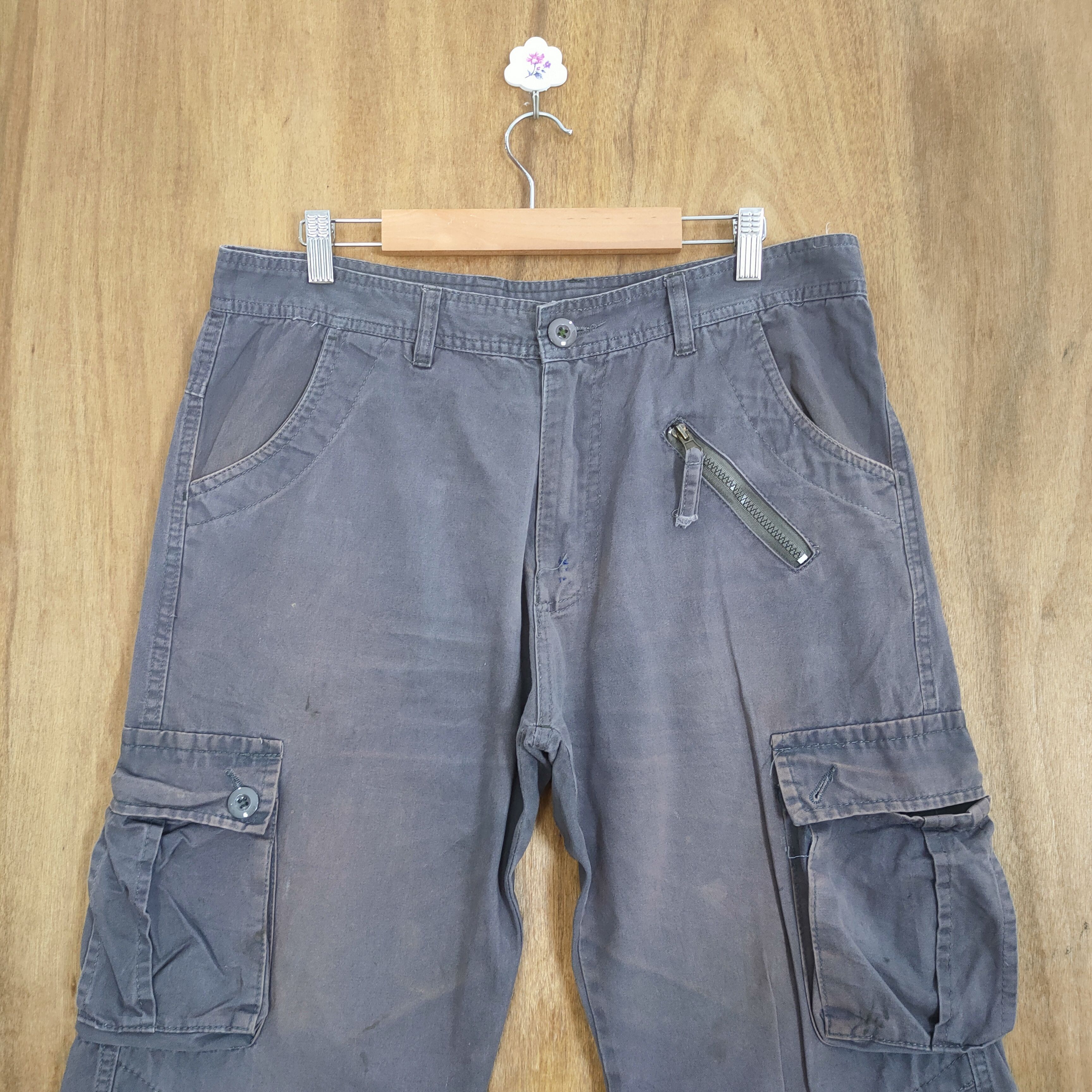 Japanese Brand VINTAGE JAPANESE BRAND FADED GREY CARGO PANTS Size US 34 / EU 50 - 2 Thumbnail