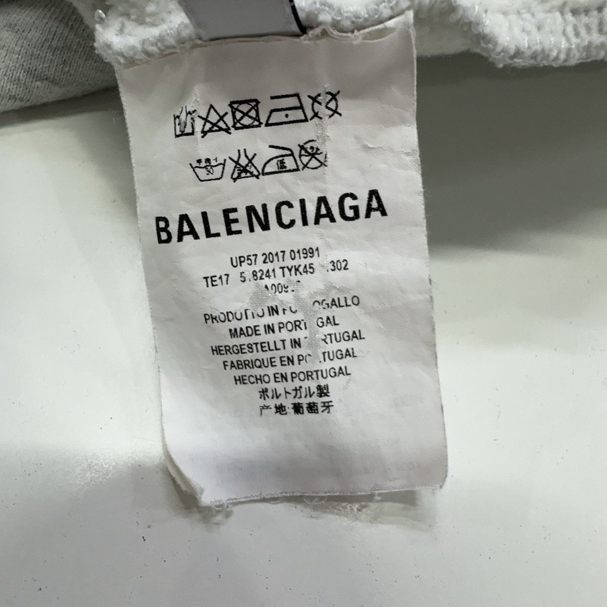 Balenciaga New Balenciaga Logo Out Now Hoodie Size S / US 4 / IT 40 - 5 Thumbnail