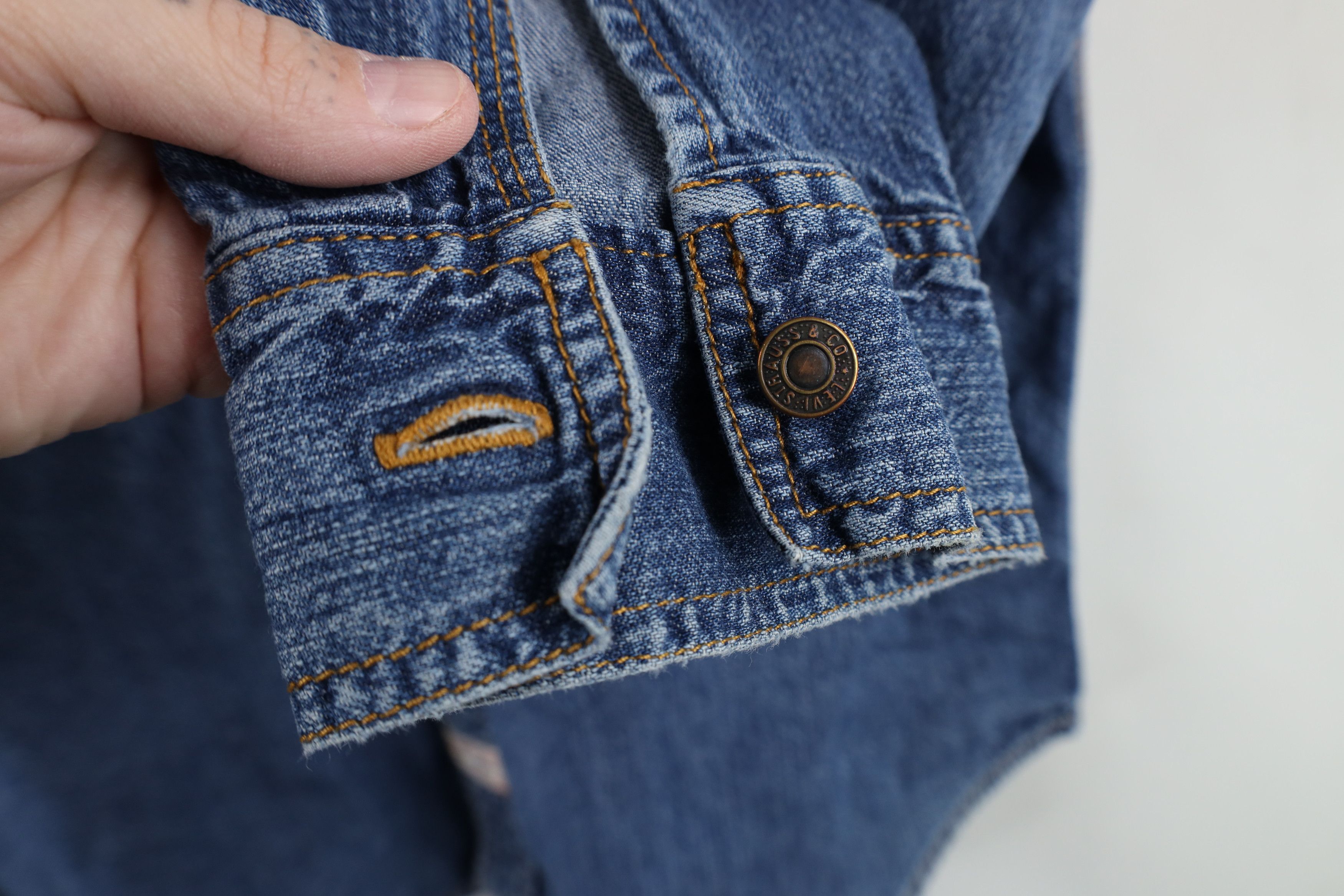 Levi's Vintage Y2K 2003 Levis Collared Denim Jean Button Shirt Size US L / EU 52-54 / 3 - 7 Thumbnail