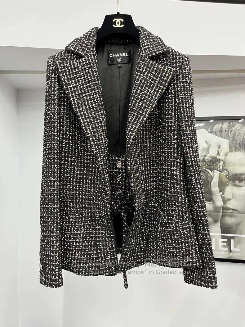 Chanel Chanel Tweed Pearl Embellished Jacket. Size US XS / EU 42 / 0 - 1 Thumbnail