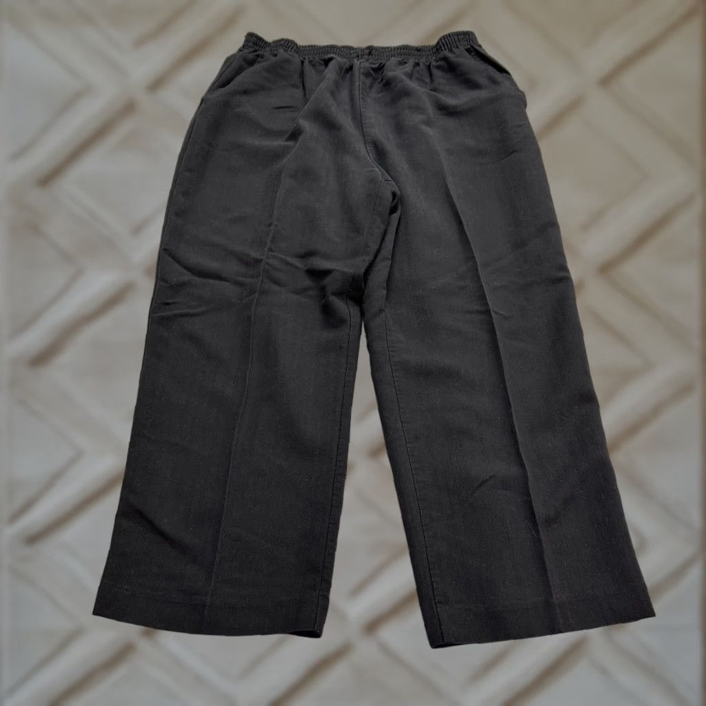 Vintage Alfred Dunner Pants Womens 14 Black Elastic Waist Workwear Straight Leg 32 Inseam 25.5 in Premium Shirt? Size 36" / US 14 / IT 50 - 1 Thumbnail