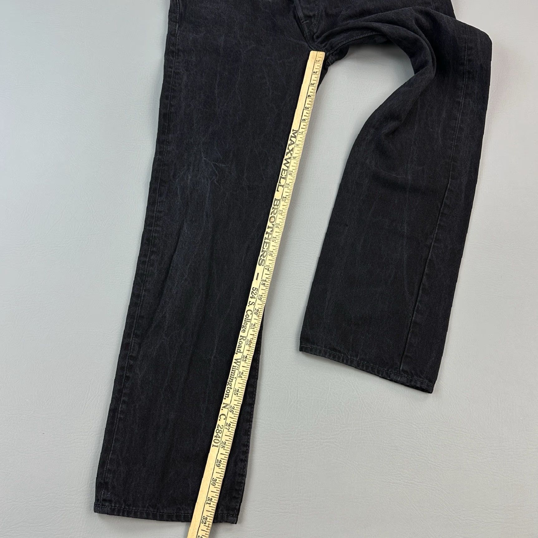 Levi's VINTAGE Levi's 501 Jeans Mens 36x34 36x32 Black Denim Straight Button Fly Casual Jeans Mens jeans Vintage 501 Cowboy Logo Retro USA Mens Size US 36 / EU 52 - 2 Thumbnail
