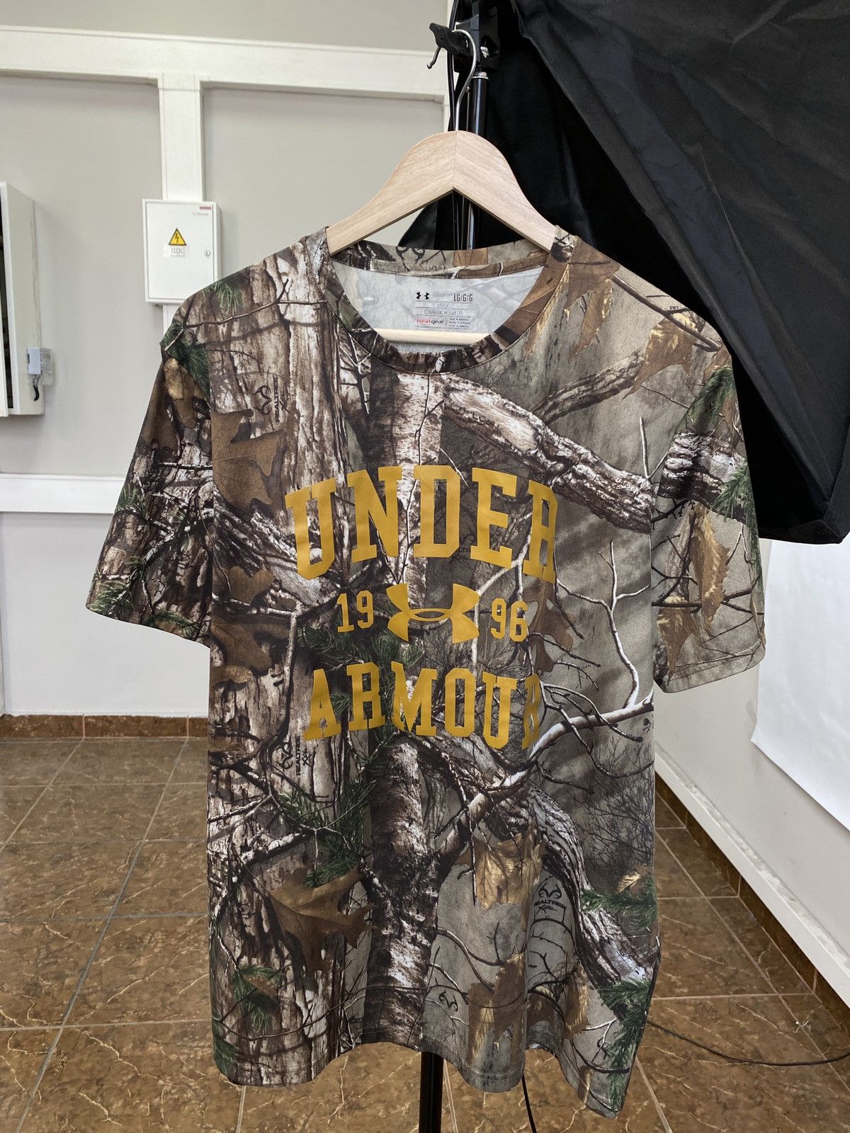 Under Armour 🐗 Under Armour Camo Realtree T-Shirt Rare Military Hype Y2K Size US L / EU 52-54 / 3 - 1 Thumbnail