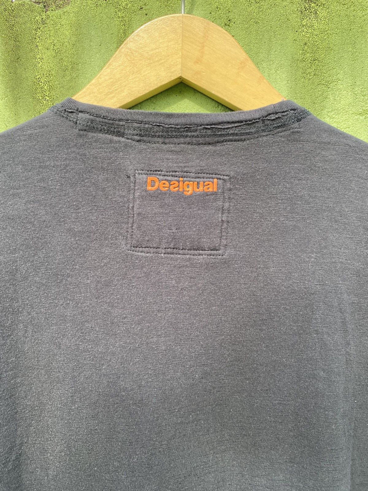 Desigual Desigual Avant-Garde Brushstroke Painted Face Graphic Shirt Size US M / EU 48-50 / 2 - 9 Thumbnail