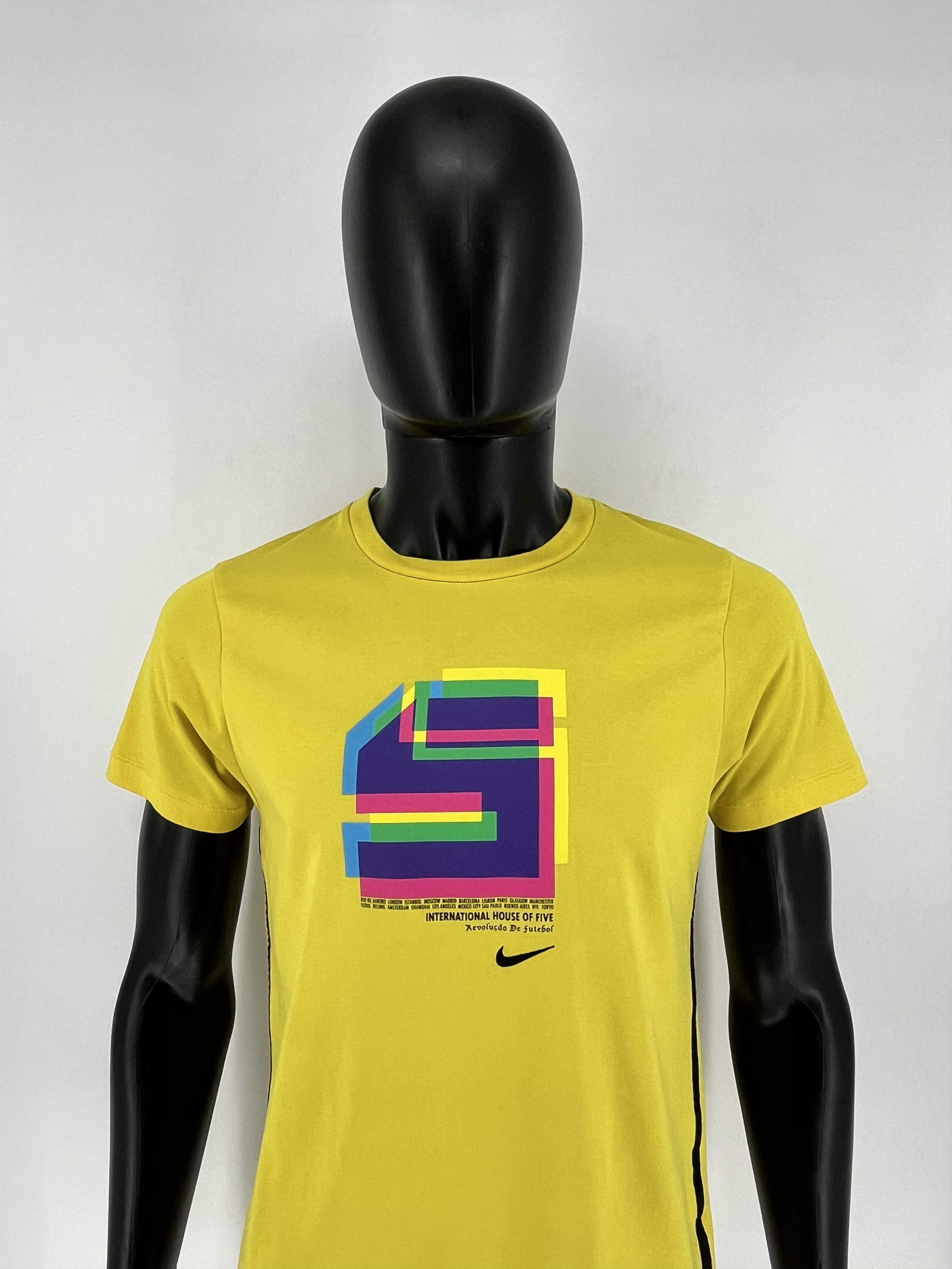 Nike × Vintage Nike fit International House Of 5 Revolucao De Futebol Tee Size US M / EU 48-50 / 2 - 1 Thumbnail