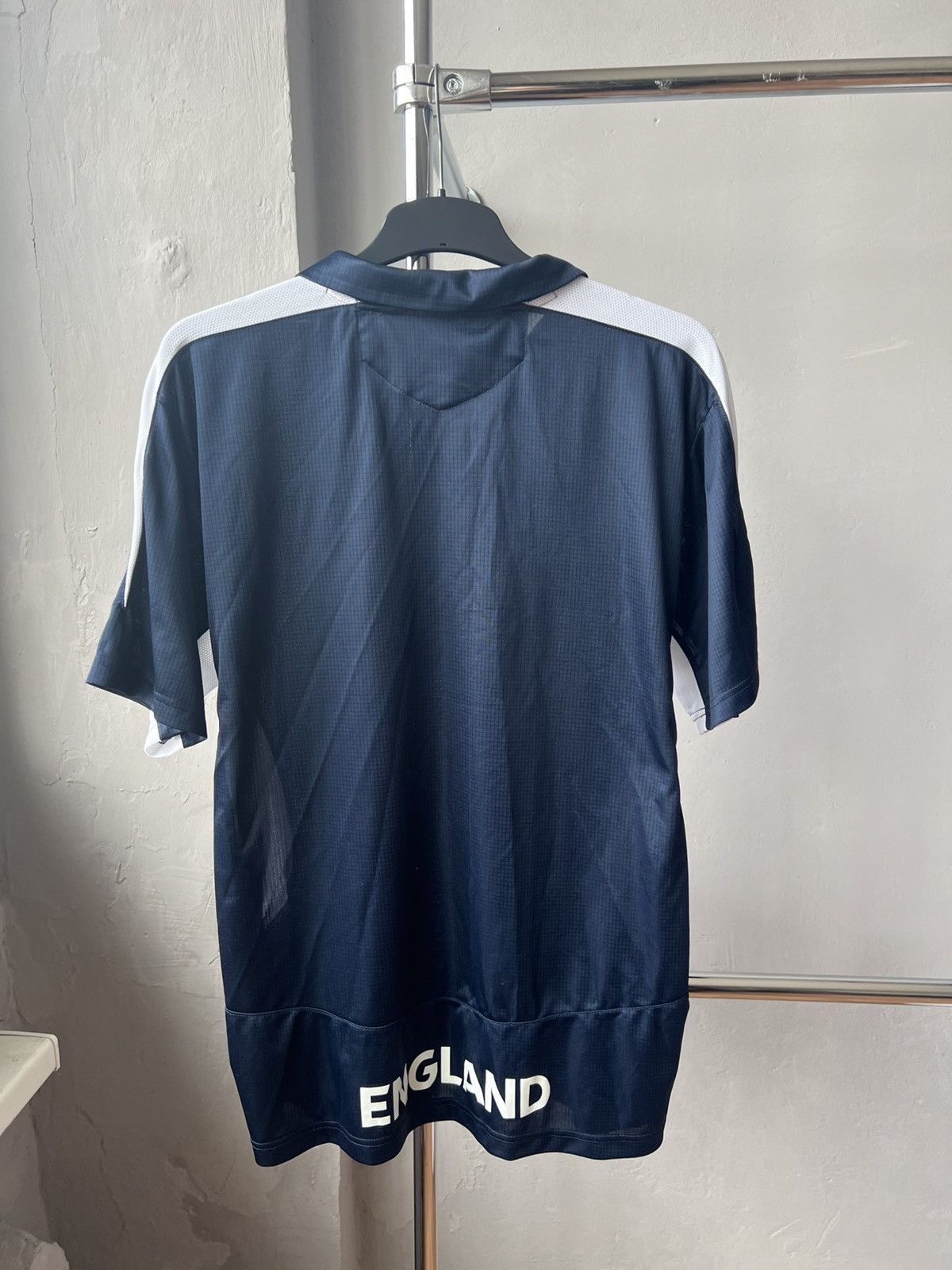 Umbro 2004/06 England Team training soccer football jersey shirt Size US XL / EU 56 / 4 - 10 Thumbnail