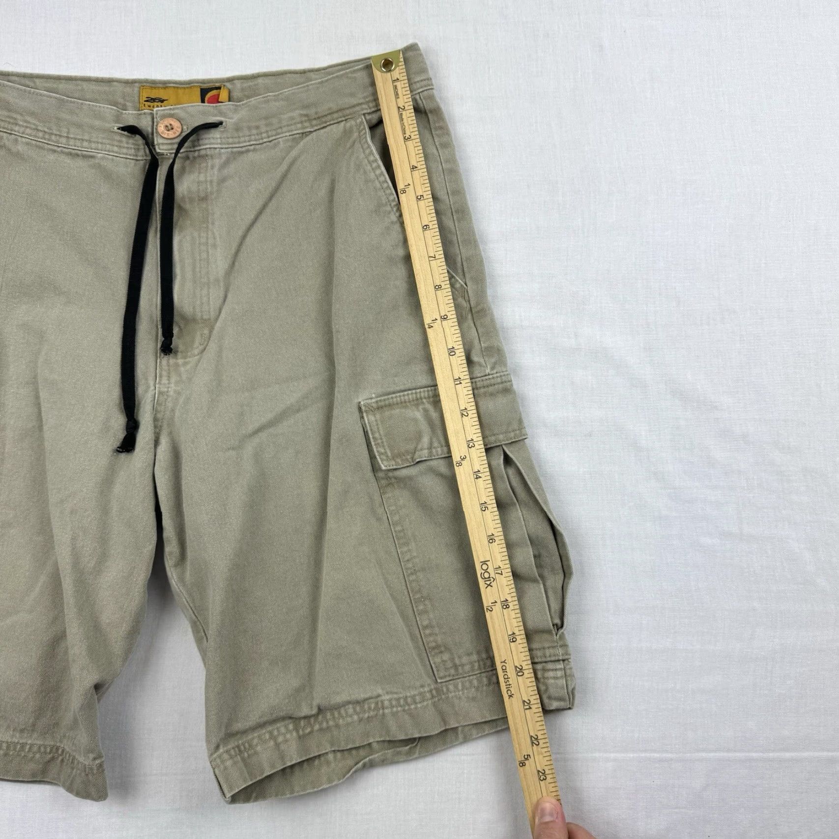 Vintage Vintage 26 Red Cargo Shorts Men Adult Medium Khaki Skater Y2K 90s Grunge Casual Size US 31 - 7 Thumbnail