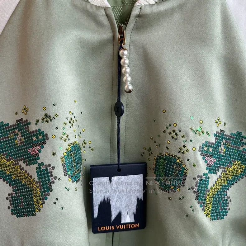 Louis Vuitton Louis Vuitton Green cartoon dragon embroidered pearl zippe Size US M / EU 48-50 / 2 - 3 Thumbnail