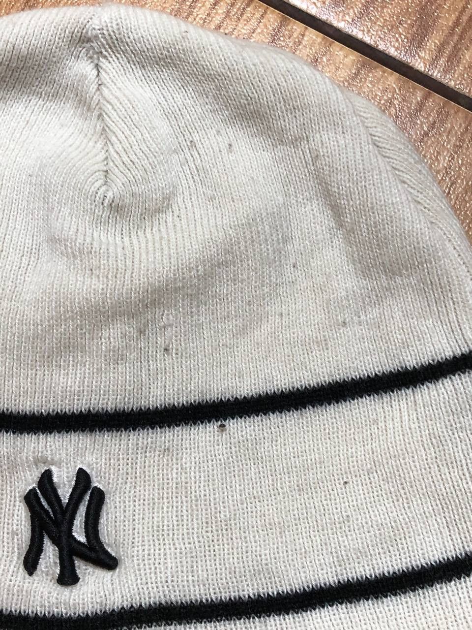 New York Yankees Vintage New York Yankees Y2K Logo Beanie Hat Size ONE SIZE - 6 Thumbnail