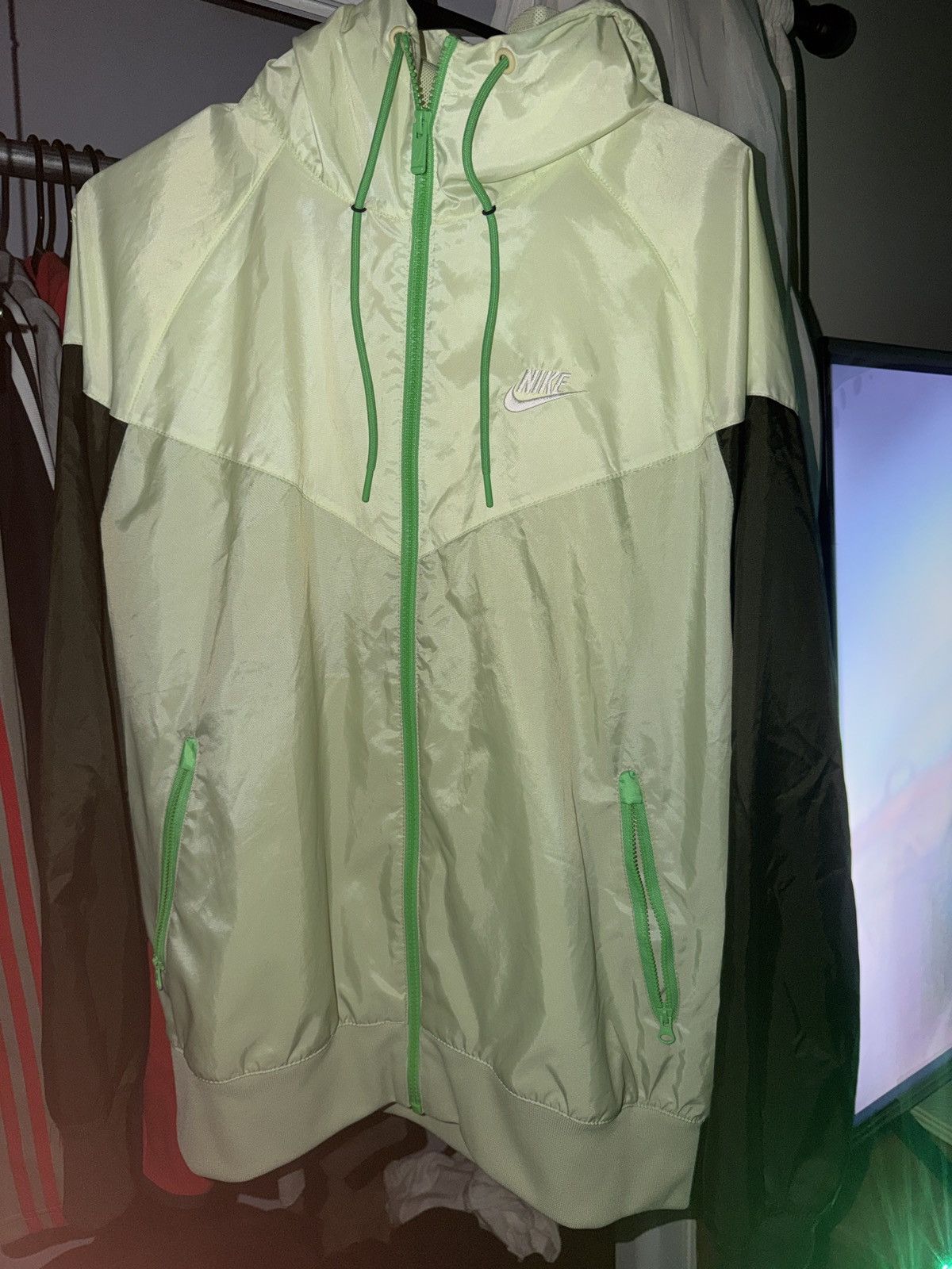 Nike Nike neon windbreaker Size US M / EU 48-50 / 2 - 1 Thumbnail