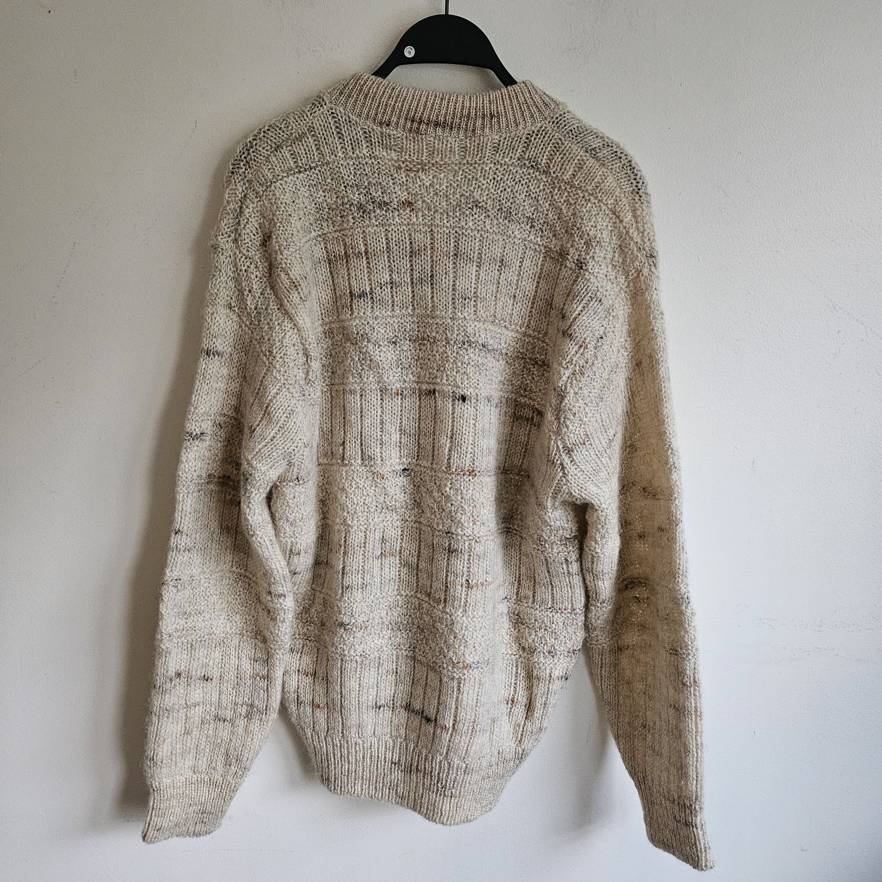 Vintage Vintage '70s/'80s The Knitting Mill 100% Wool V-Neck Sweater Size US L / EU 52-54 / 3 - 3 Thumbnail
